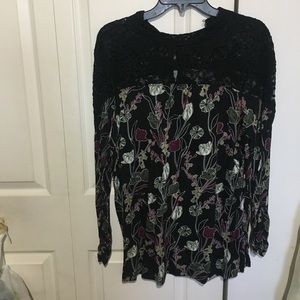 Long sleeve black lace/print top.